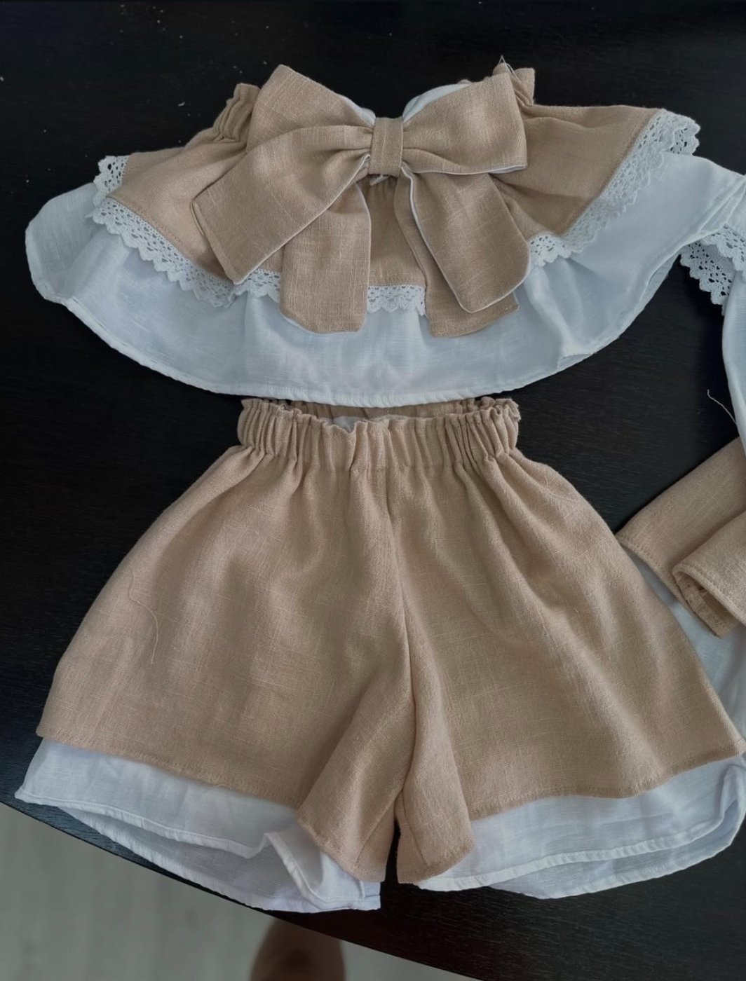 Set bej cu fundă și dantelă pentru fete - Atelier Cataleya