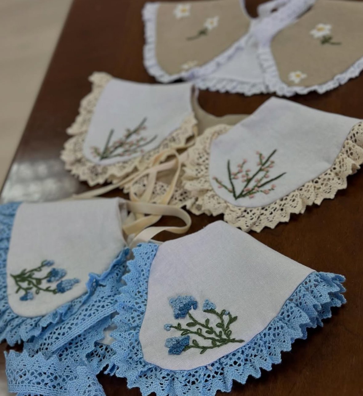 Gulerașe din in brodate manual - Atelier Cataleya
