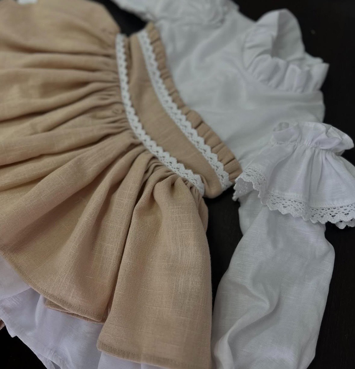 Rochițe din in cu dantelă - Atelier Cataleya